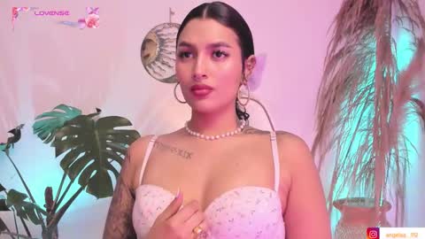 Snapshot of anngel_1 chatting on October 12, 3:33 pm Angel online show from October 12, 3:33 pm