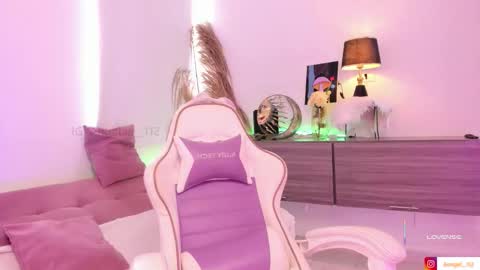 Snapshot of anngel_1 chatting on February 11, 5:51 pm Angel online show from February 11, 5:51 pm