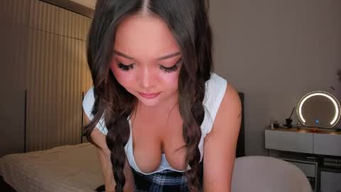 Annie online show from June 7, 2:43 pm