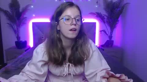 Snapshot of annibrownss chatting on July 24, 10:24 am Anni online show from July 24, 10:24 am