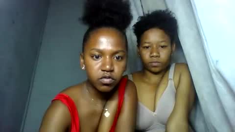 Snapshot of annick98 chatting on February 5, 5:28 pm annick98 online show from February 5, 5:28 pm