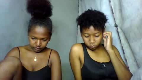 Snapshot of annick98 chatting on February 9, 10:08 am annick98 online show from February 9, 10:08 am