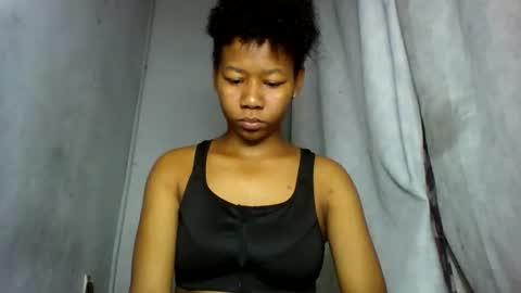 Snapshot of annick98 chatting on February 11, 8:30 am annick98 online show from February 11, 8:30 am