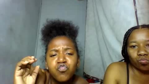 Snapshot of annick98 chatting on February 17, 7:53 pm annick98 online show from February 17, 7:53 pm