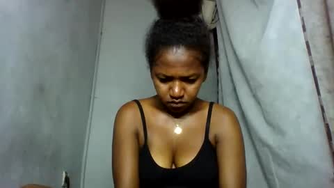 Snapshot of annick98 chatting on February 20, 11:43 am annick98 online show from February 20, 11:43 am