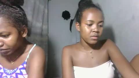 Snapshot of annick98 chatting on March 5, 5:31 pm annick98 online show from March 5, 5:31 pm