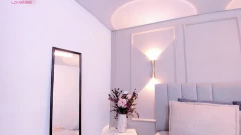 annie_20_ online show from February 10, 12:09 pm