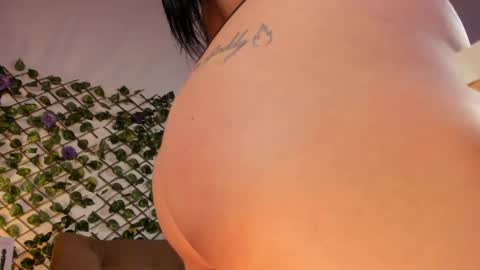 annie_barozzi online show from January 24, 2:51 pm