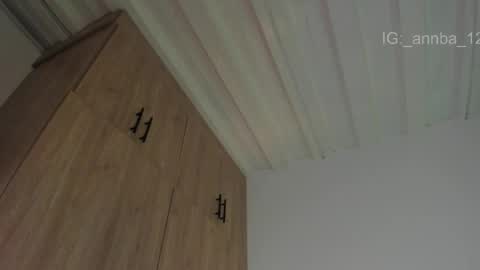 annie_barozzi online show from April 21, 4:01 pm