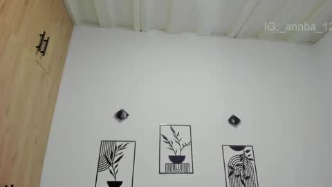 annie_barozzi online show from April 28, 12:10 pm