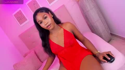 annie_dolce_ online show from November 19, 11:38 pm