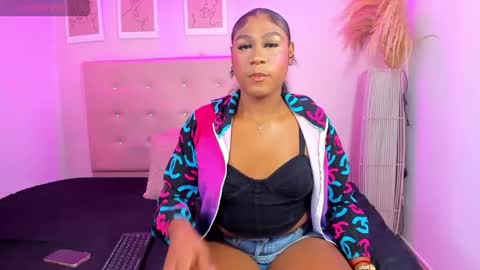 annie_dolce_ online show from June 9, 12:17 pm