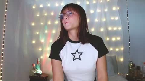 Snapshot of annie_jacke chatting on June 22, 6:16 pm Annie and Jacke online show from June 22, 6:16 pm