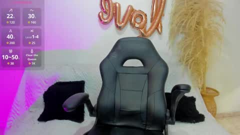 annie_loff online show from February 27, 2:00 pm