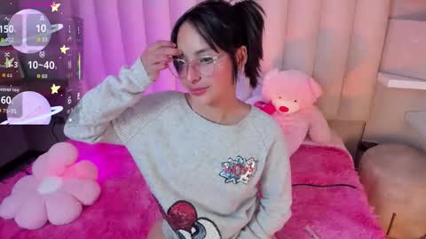 Snapshot of annie_lought chatting on December 23, 3:04 am online show from December 23, 3:04 am