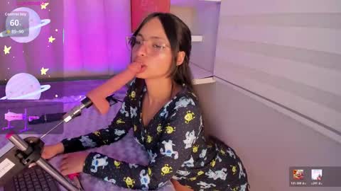 Snapshot of annie_lought chatting on March 7, 3:14 am online show from March 7, 3:14 am