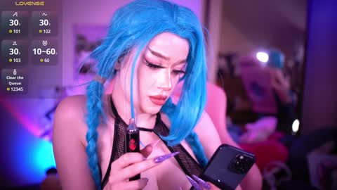 Annie May   online show from December 14, 3:15 pm