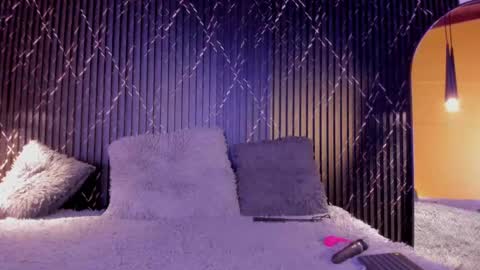 Annie online show from October 31, 11:39 pm