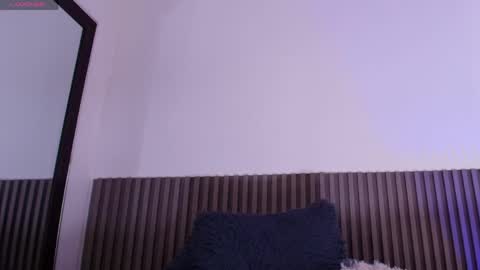 Annie online show from April 21, 1:42 am