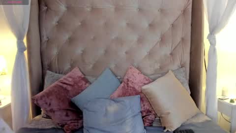 Aniie online show from April 20, 1:03 pm