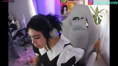 JEANNE no olvides seguirme dont forget follow me  uu online show from April 22, 10:33 pm