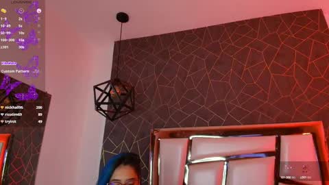 Annie  online show from February 14, 10:25 pm