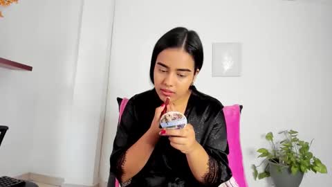 Annie online show from October 1, 2:01 pm