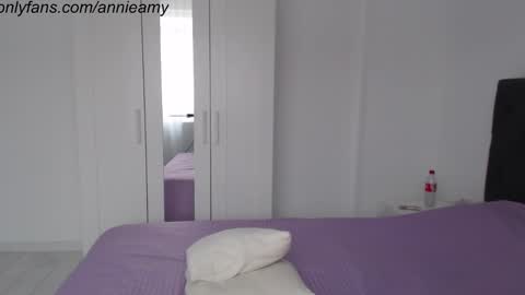 Annie online show from January 25, 1:08 pm