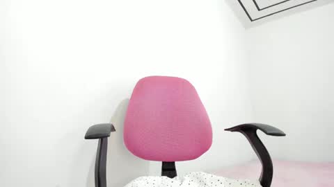 Annie  online show from February 21, 9:22 pm