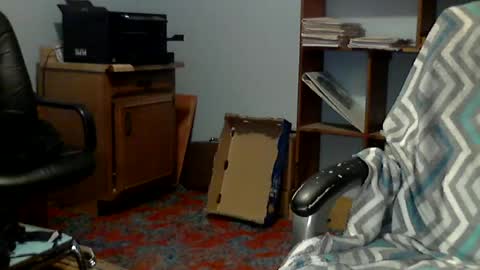 Snapshot of anniegurl chatting on August 9, 8:41 am anniegurl online show from August 9, 8:41 am