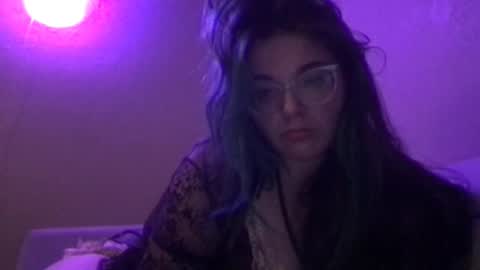 Darlingskiesxo online show from July 17, 8:32 am