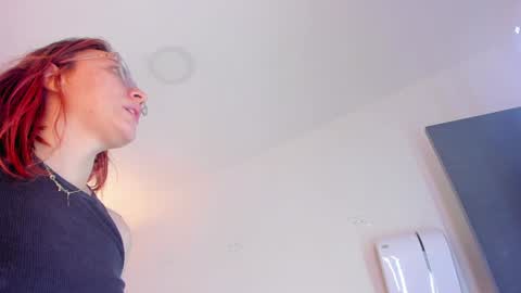 Annie online show from December 18, 6:14 pm