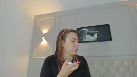 Annie online show from December 26, 11:54 am