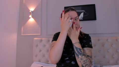 Annie online show from December 27, 11:17 am