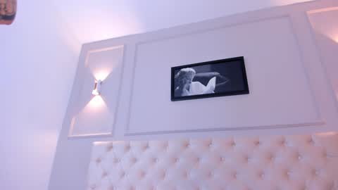 Annie online show from December 28, 12:13 pm