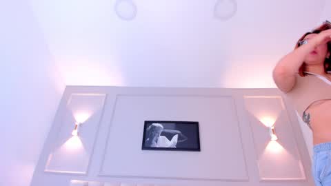 Annie online show from December 29, 2:10 pm