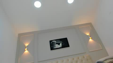 Annie online show from December 30, 11:59 am