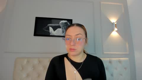 Annie online show from January 23, 11:58 am