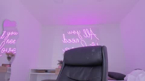 Annie online show from January 30, 8:42 pm