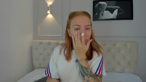 Annie online show from February 4, 11:27 am