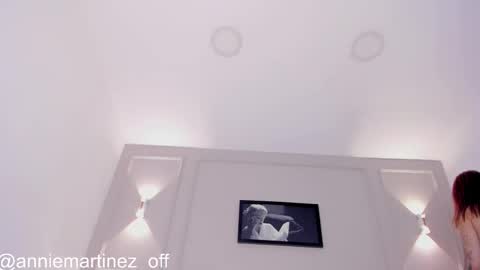 Annie online show from March 6, 11:47 am