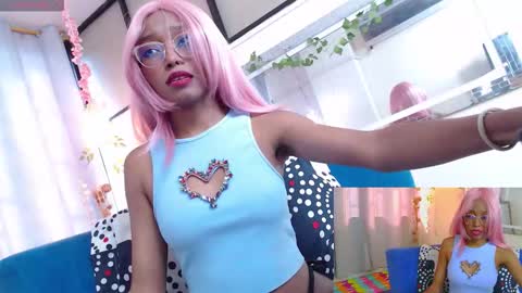 anniemiller7_ online show from October 29, 7:04 pm