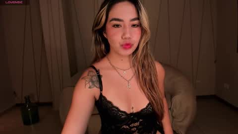 Annie Monroe online show from November 4, 11:31 am