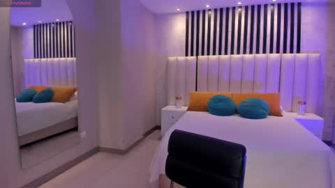 Annie Monroe online show from February 1, 11:53 am