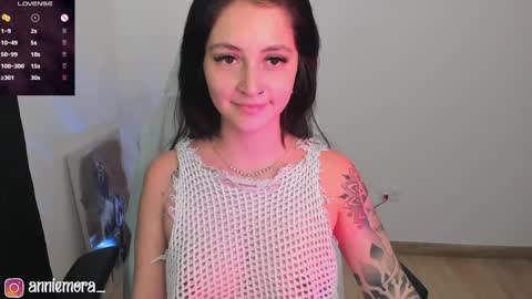 Snapshot of anniemora_ chatting on January 10, 1:10 am Annie online show from January 10, 1:10 am