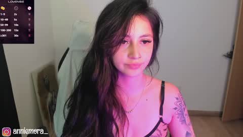 Snapshot of anniemora_ chatting on January 12, 2:03 am Annie online show from January 12, 2:03 am