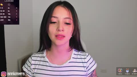 Snapshot of anniemora_ chatting on January 17, 2:50 am Annie online show from January 17, 2:50 am