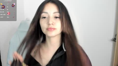 Snapshot of anniemora_ chatting on February 6, 4:10 am Annie online show from February 6, 4:10 am