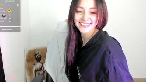 Snapshot of anniemora_ chatting on February 7, 1:25 am Annie online show from February 7, 1:25 am