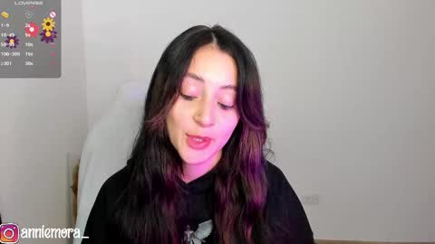 Snapshot of anniemora_ chatting on February 23, 2:29 am Annie online show from February 23, 2:29 am